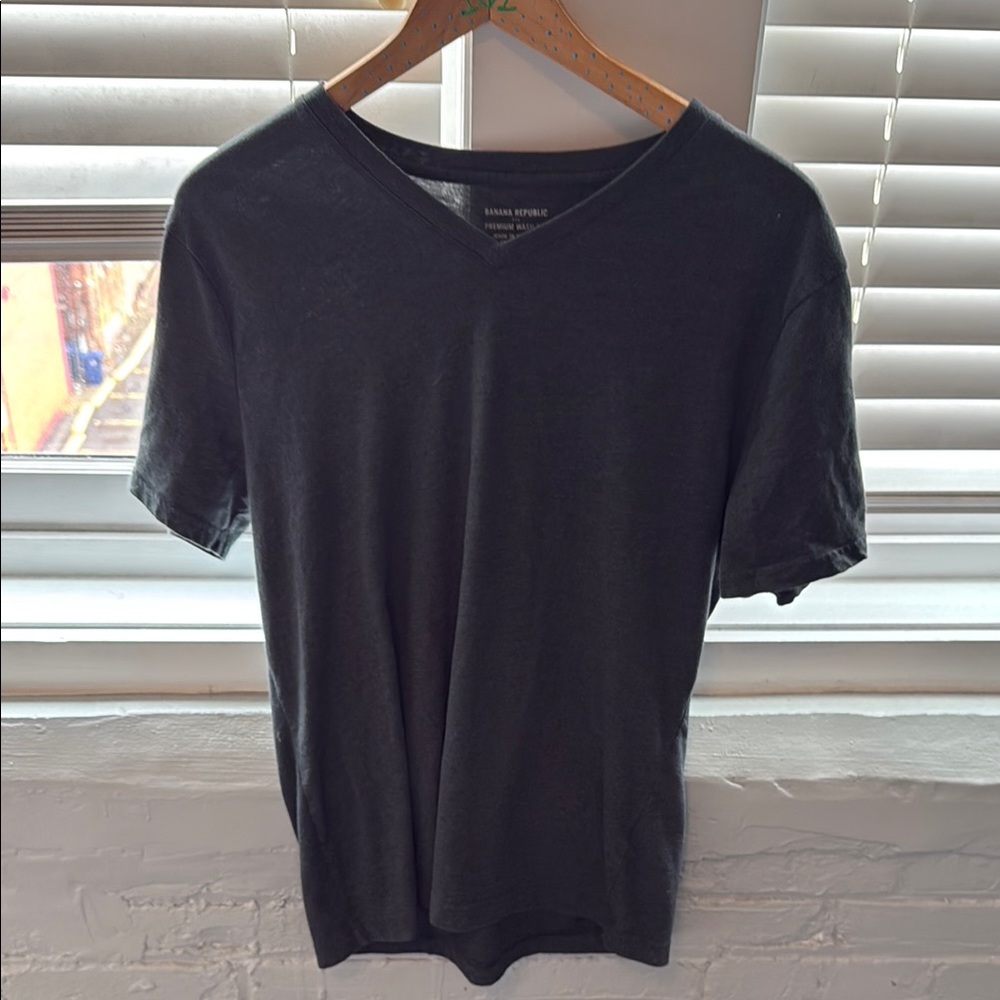 Banana Republic Black V-Neck T-Shirt